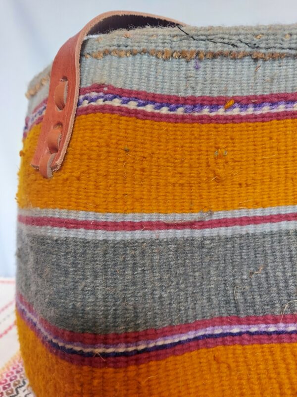 Woven wool bag with leather straps - Image 3