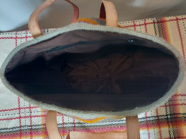 Woven wool bag with leather straps - Image 5
