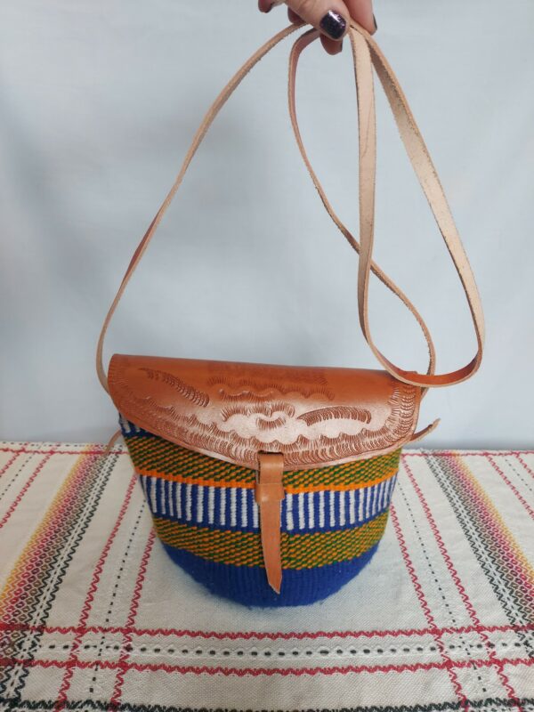 Woven wool bag with leather straps - Image 2