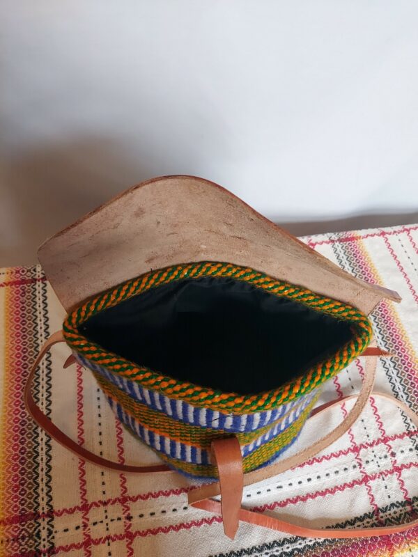 Woven wool bag with leather straps - Image 8