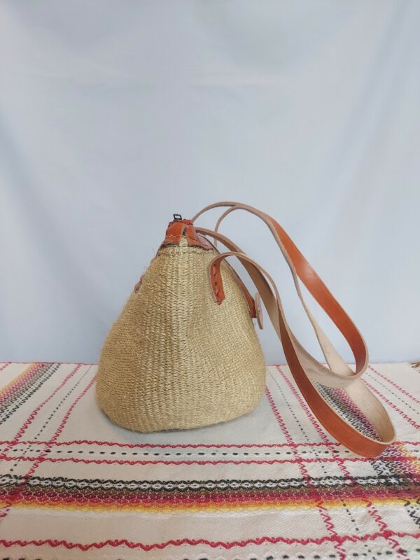 Sisal bag with leather straps - Image 6