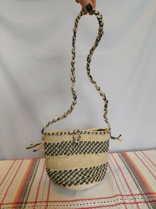 Sisal bag with sisal straps