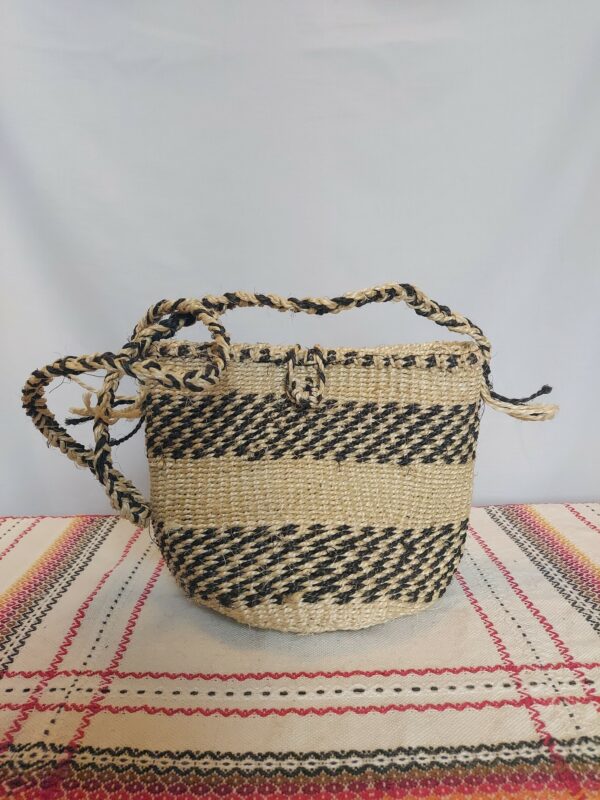 Sisal bag with sisal straps - Image 2
