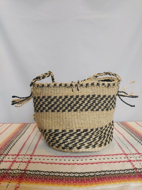 Sisal bag with sisal straps - Image 4