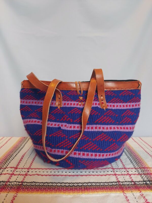 Woven wool bag with leather straps - Image 5