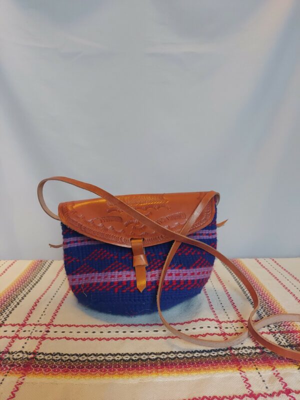 Woven wool bag with leather straps - Image 2