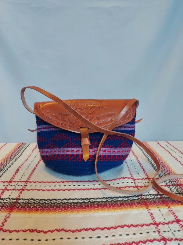 Woven wool bag with leather straps - Image 3