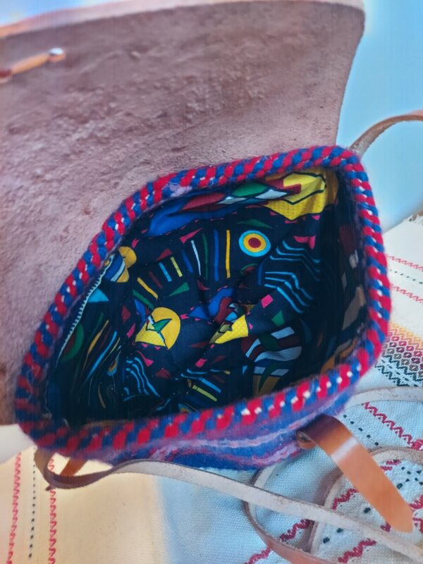 Woven wool bag with leather straps - Image 8