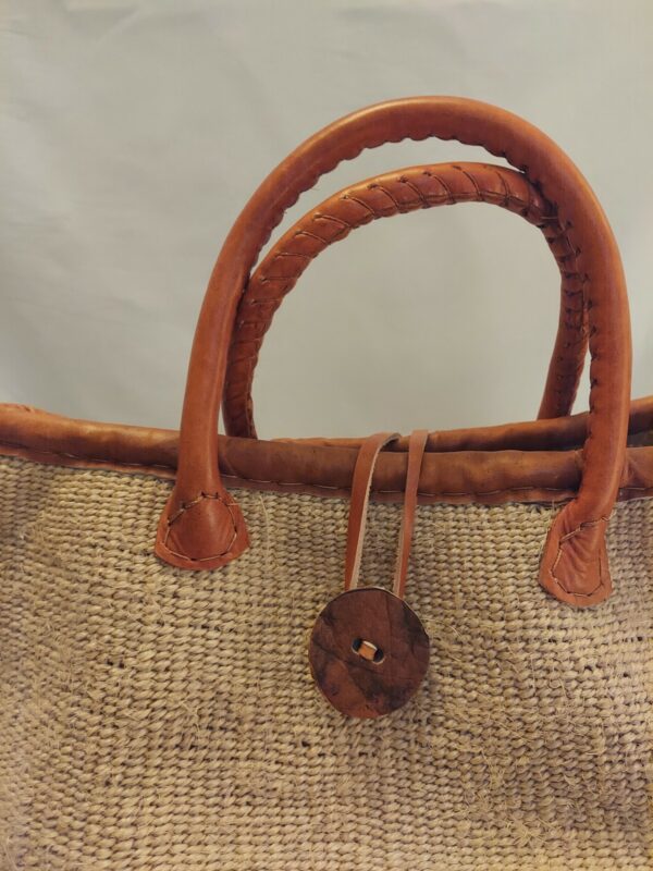 Sisal bag with leather straps - Image 5