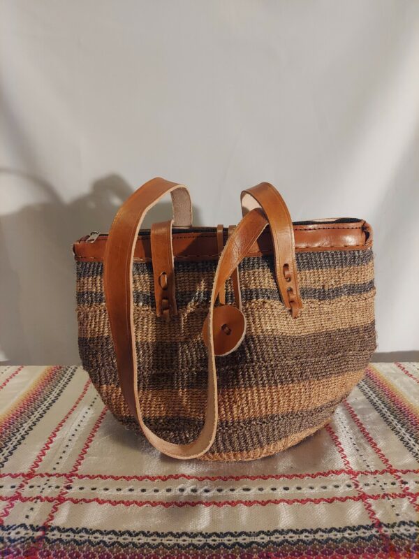 Sisal bag with leather straps - Image 2