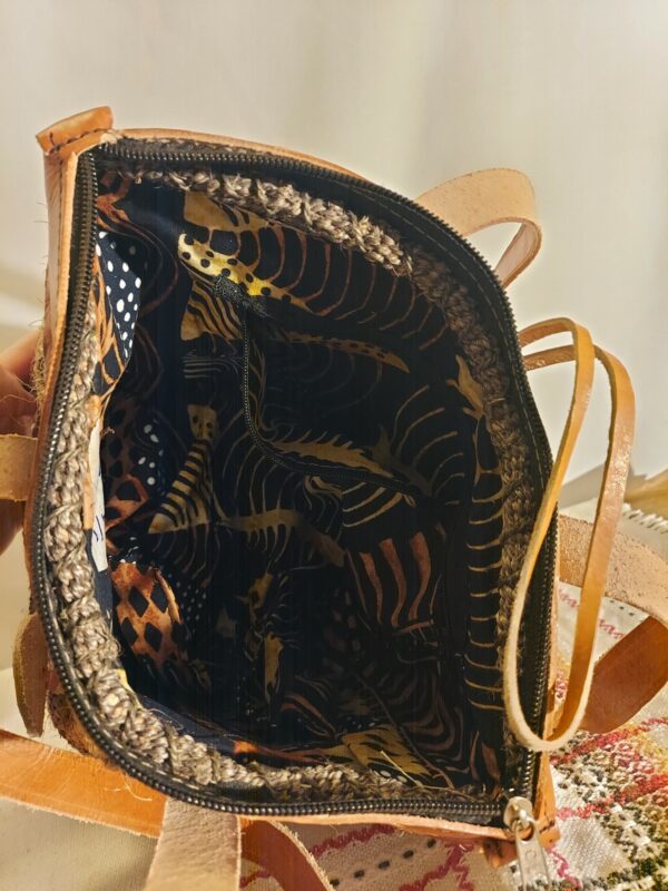 Sisal bag with leather straps - Image 7