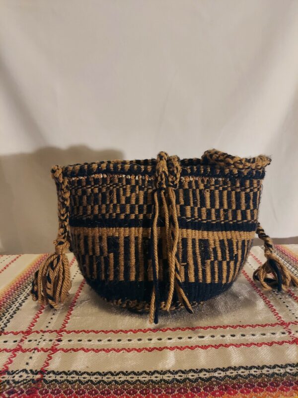 Woven wool bag with woven wool strap - Image 4