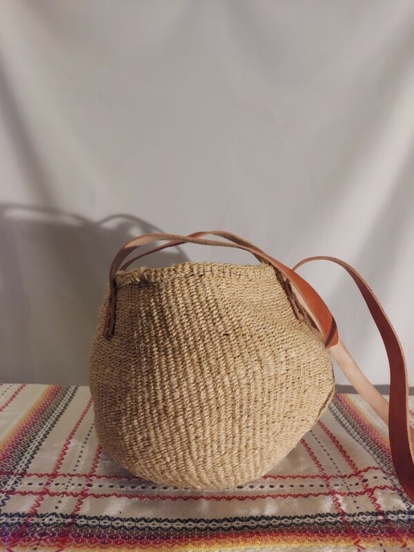 Sisal bag with leather straps - Image 3