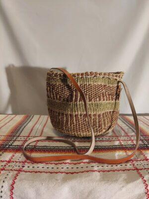 Sisal bag with leather straps