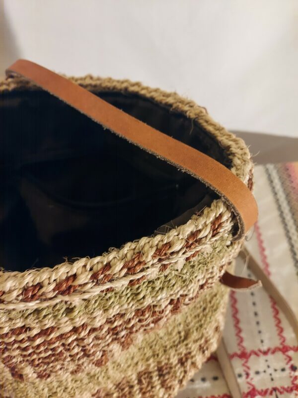Sisal bag with leather straps - Image 5